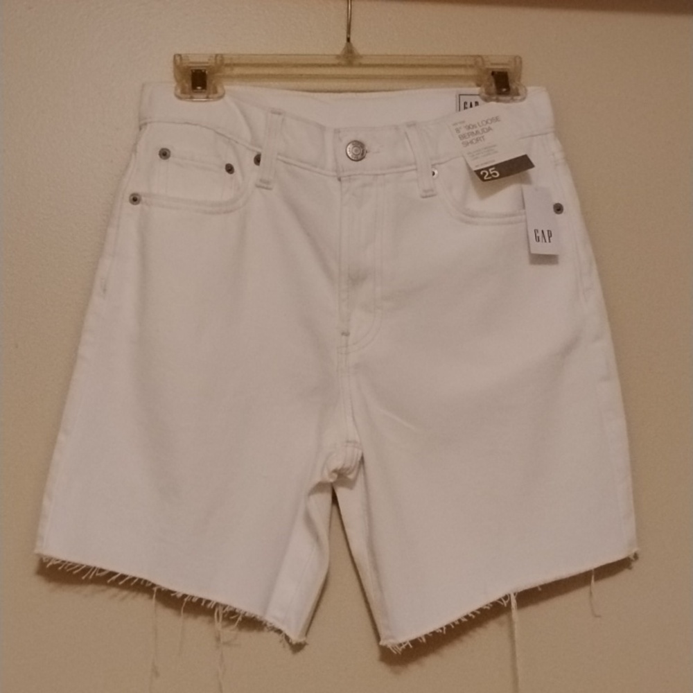 GAP 8" '90s Loose Bermuda Shorts White Size 25 NWT